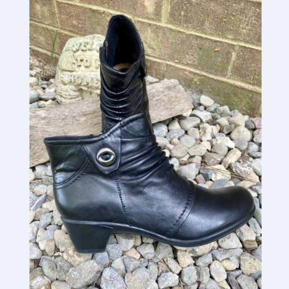 earthies ankle boots